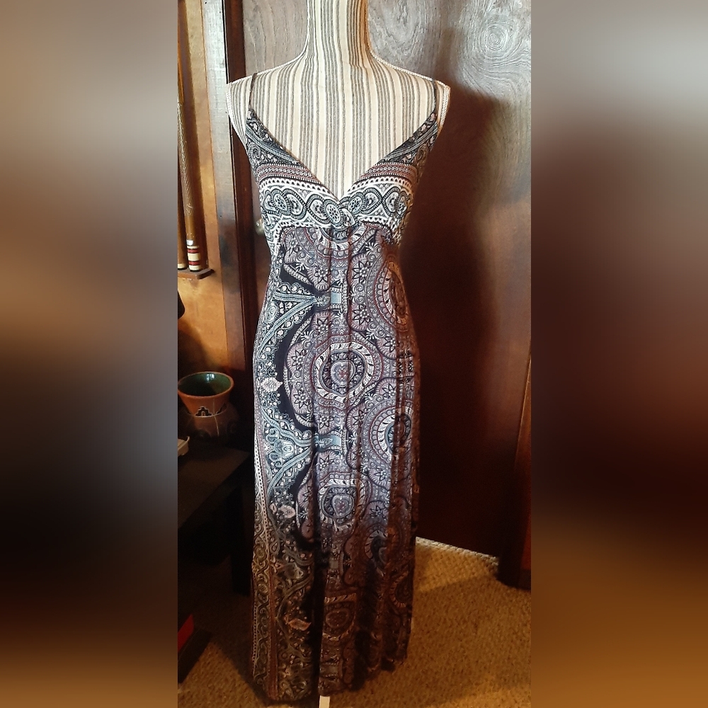 Elegant Paisley Maxi Dress